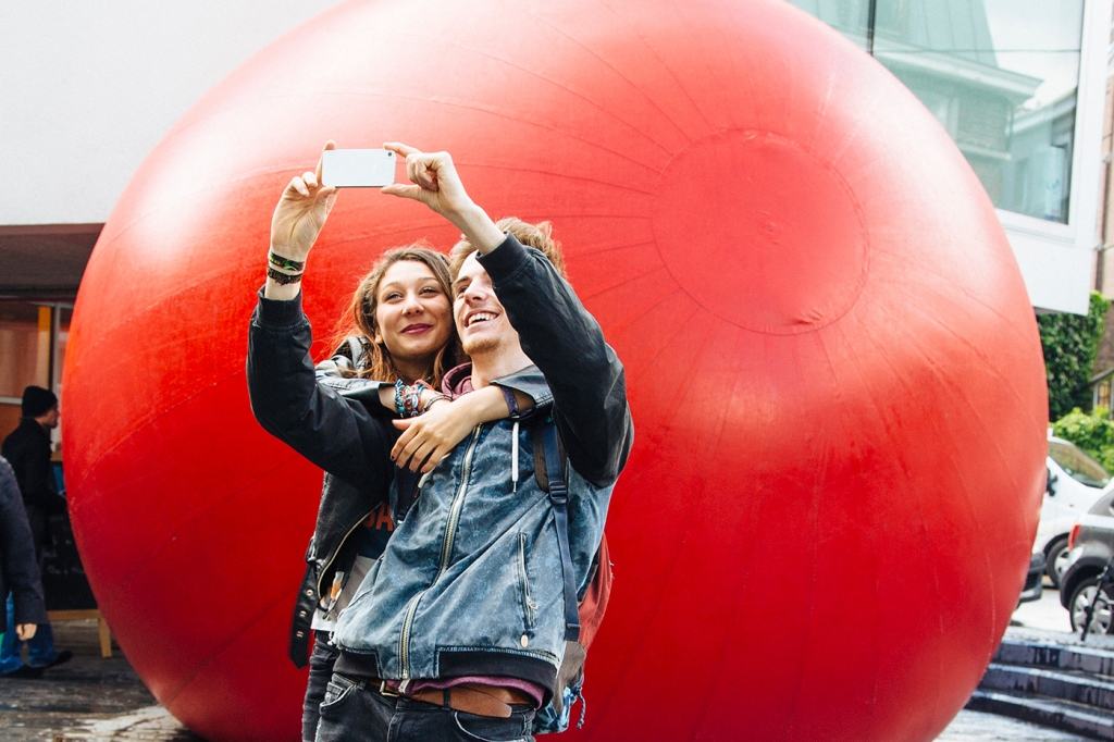RedBall Mons - Lifestyle Photography Example